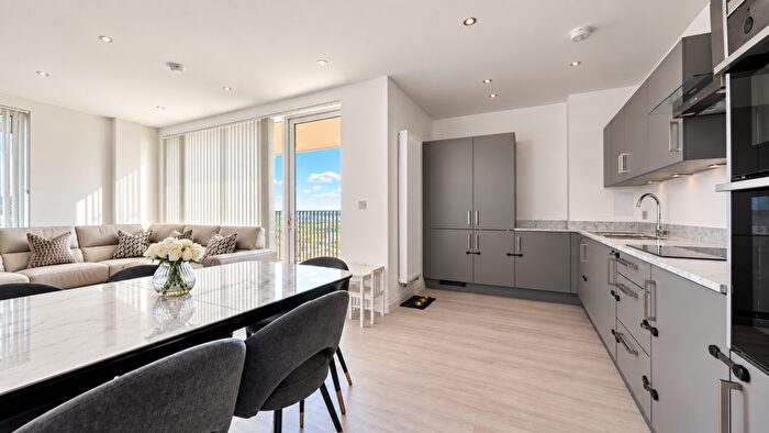 3 Bedroom Flat For Sale In Kings Hill, Barking, IG11