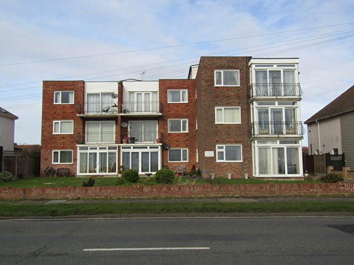 2 Bedroom Flat To Rent In Kings Parade, Holland-On-Sea, Clacton-On-Sea, CO15