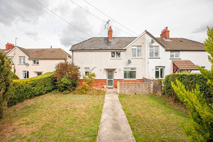 3 Bedroom Semi-Detached House For Sale In Dudbridge Hill, Dudbridge, Stroud, GL5