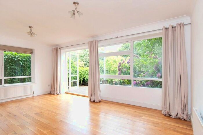 5 Bedroom Semi-Detached House To Rent In Queensmead, St. John's Wood Park, NW8