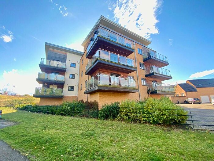 2 Bedroom Apartment For Sale In Four Chimneys Crescent, Hampton Vale, Peterborough, Cambridgeshire, PE7