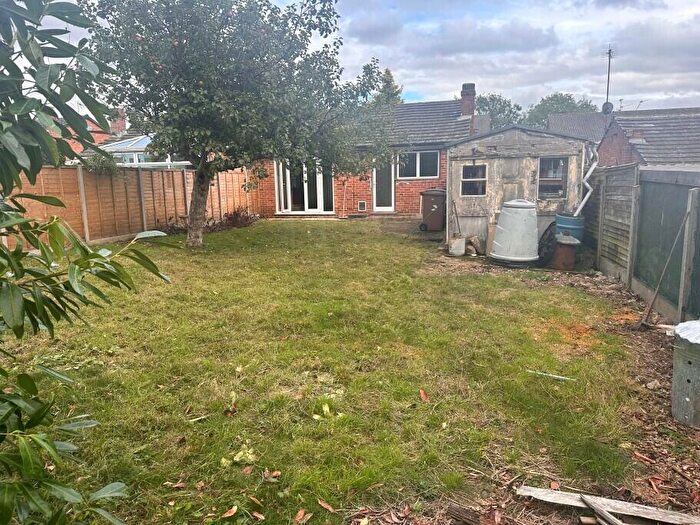 2 Bedroom Bungalow For Sale In Keswick Gardens, Woodley, Reading, Berkshire, RG5