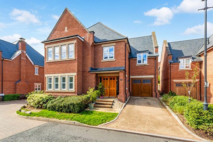 5 Bedroom Detached House For Sale In Butterwick Way, Welwyn, Hertfordshire, AL6