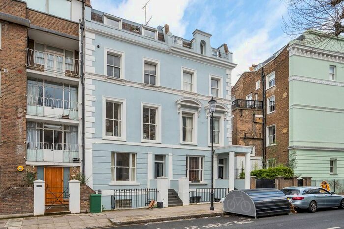 1 Bedroom Flat To Rent In Cornwall Crescent, Notting Hill, W11