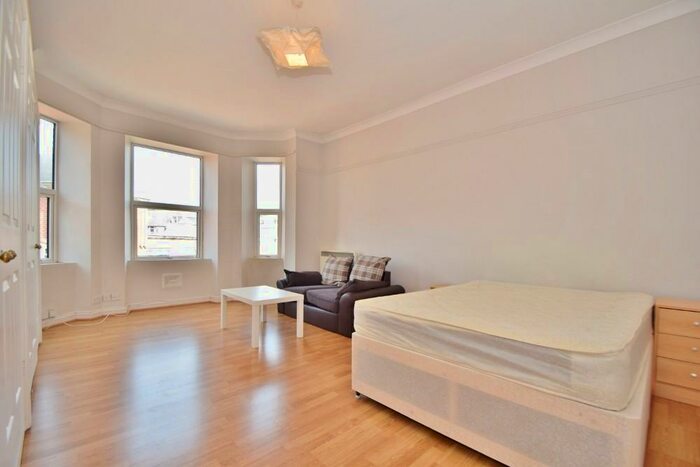 Flat To Rent In Bournemouth, BH1