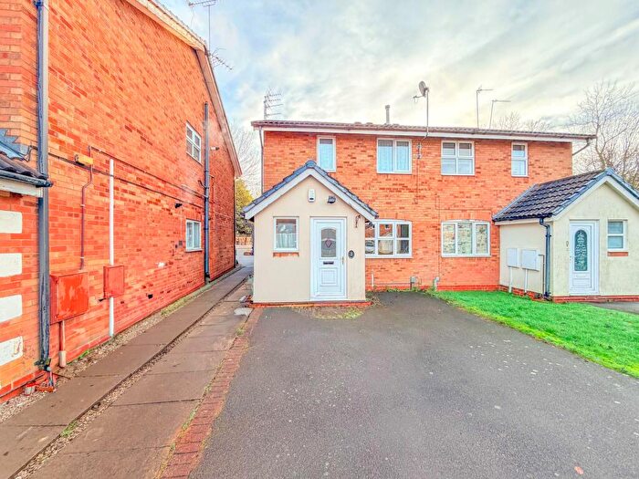 2 Bedroom Flat For Sale In Avebury Close, Nuneaton, CV11