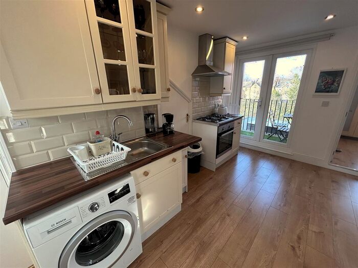 2 Bedroom Flat To Rent In Craven Avenue, London, W5