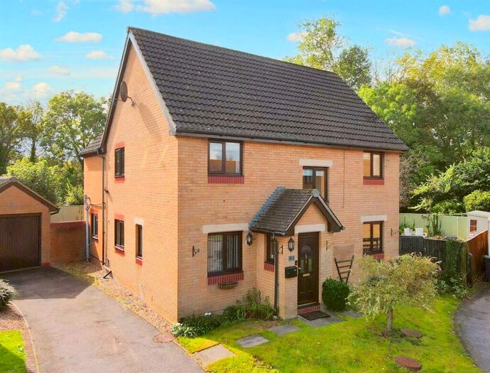 5 Bedroom Detached House For Sale In Elmfield Close, Potterspury, Towcester, NN12