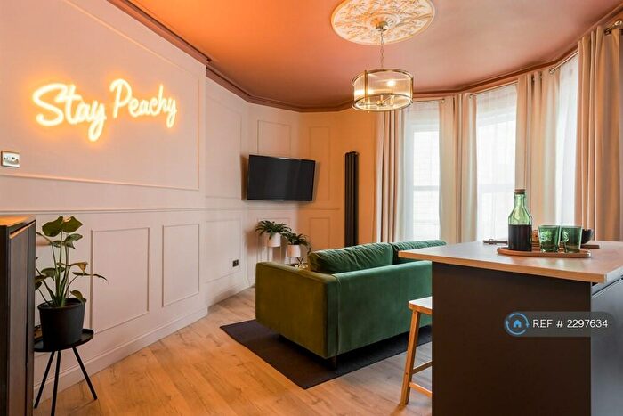 2 Bedroom Flat To Rent In Stafford Road, Bournemouth, BH1