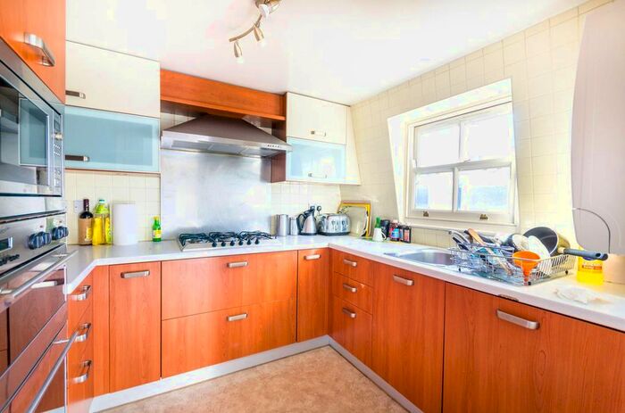 2 Bedroom Flat To Rent In Upper Tachbrook Street, Pimlico, London, SW1V