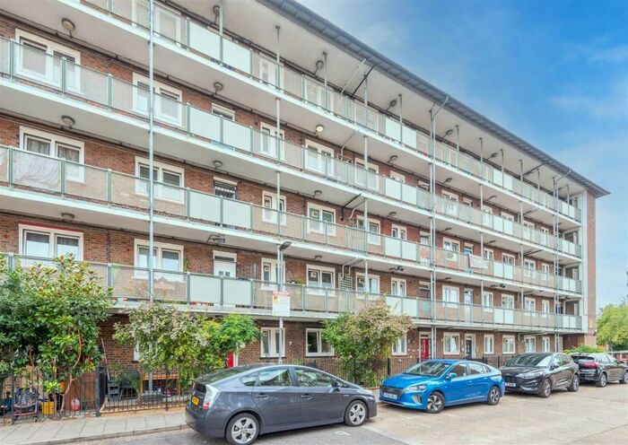 3 Bedroom Flat To Rent In Ayrton Gould House, Roman Road, London, E2