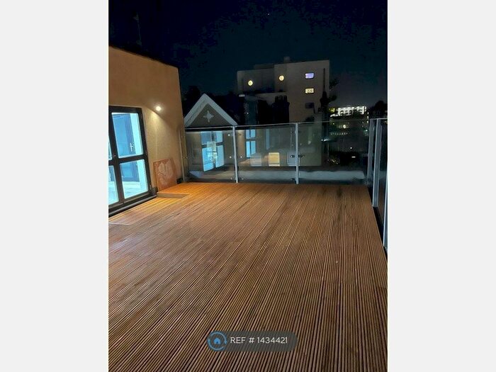 2 Bedroom Flat To Rent In Coldharbour Lane, London, SE5