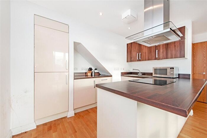 2 Bedroom Apartment To Rent In Ursula Gould Way, E14