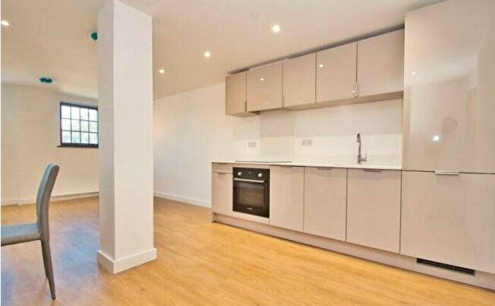 1 Bedroom Flat To Rent In Fitzwilliam House, Ealing, UB2