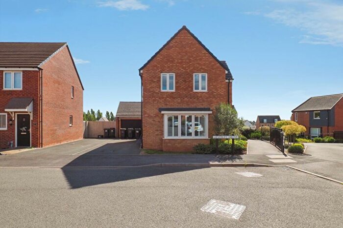3 Bedroom Detached House For Sale In Lievesley Grove, Gedling, Nottinghamshire, NG4