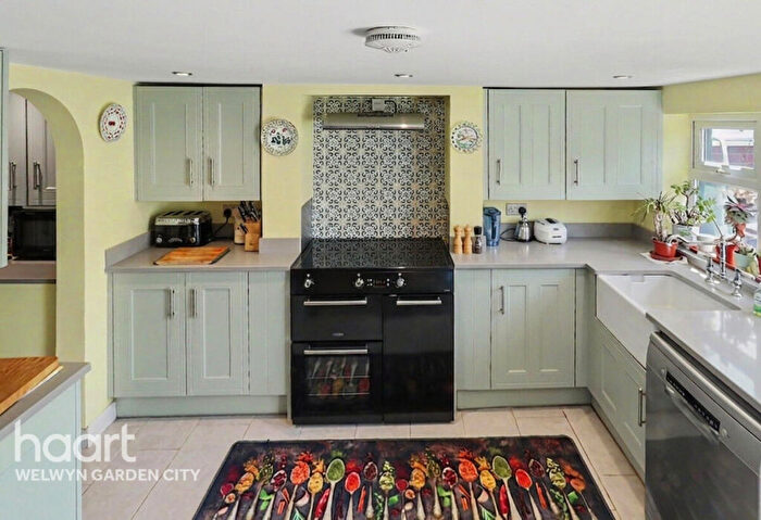 3 Bedroom Terraced House For Sale In Codicote Road, Welwyn, AL6