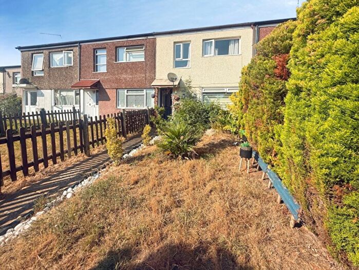 3 Bedroom Terraced House For Sale In Helmsdale Close, Reading, Berkshire, RG30