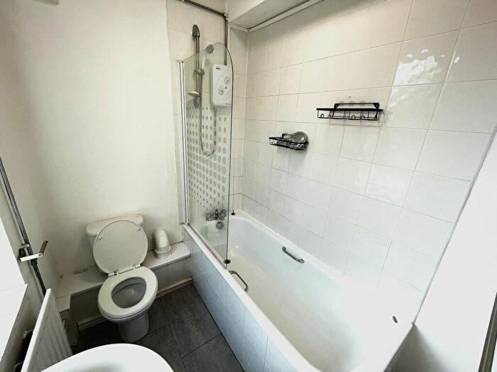 Studio To Rent In Flat Ecclesall Road, Sheffield, S11