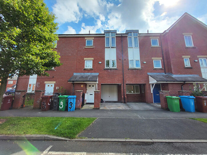 3 Bedroom Town House To Rent In Drayton Street, Hulme, Manchester, M15
