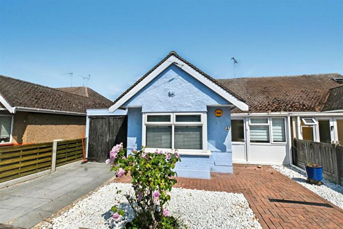 2 Bedroom Semi-Detached Bungalow For Sale In No Chain - Close To Town - Oak Road, Canvey Island, SS8