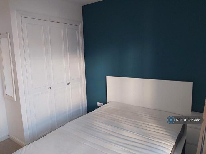 2 Bedroom Flat To Rent In Blandfield, Edinburgh, EH7