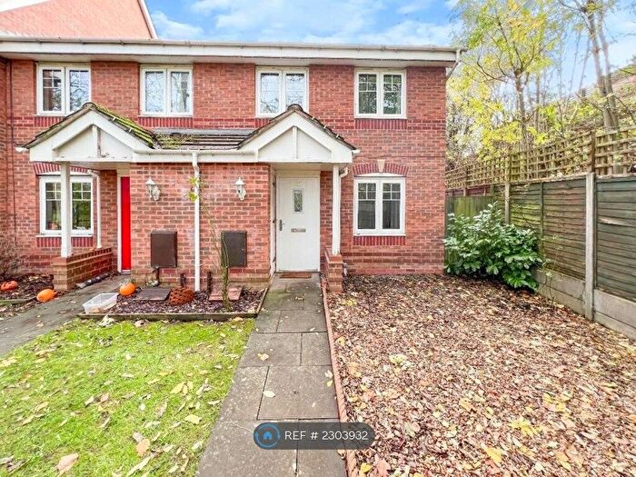 3 Bedroom Semi-Detached House To Rent In The Beck, Dudley, DY2