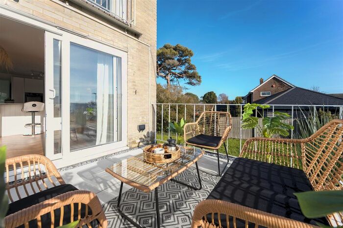 2 Bedroom Flat To Rent In Rushford Warren, Mudeford, Christchurch, BH23