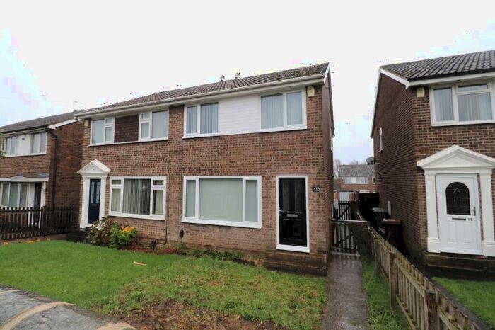 3 Bedroom House To Rent In Roker Lane, Pudsey, West Yorkshire, LS28