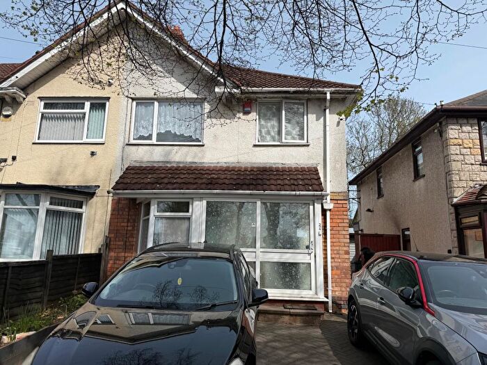 3 Bedroom Semi Detached House To Rent In Kings Rd, Kingstanding, Birmingham, B44