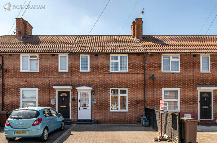 3 Bedroom Terraced House For Sale In Waltham Road, Carshalton, SM5