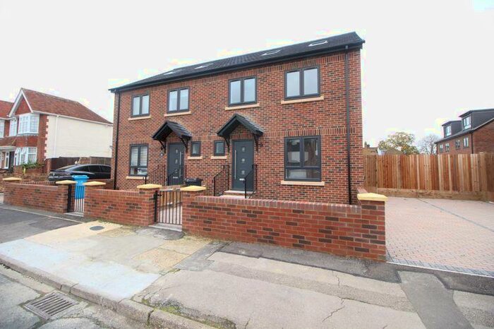 4 Bedroom Semi-Detached House To Rent In Victoria Road, Eton Wick, SL4