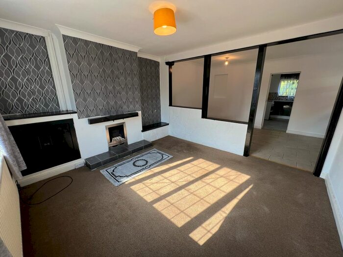 3 Bedroom Semi-Detached House To Rent In Stonehill Avenue, Birstall, Leicester, LE4