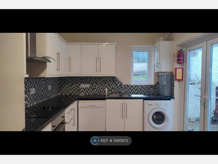 1 Bedroom Maisonette To Rent In Adrian Square, Westgate-On-Sea, CT8