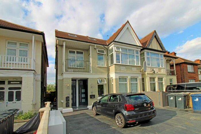 2 Bedroom Flat To Rent In Lynton Terrace, Lynton Road, London, W3