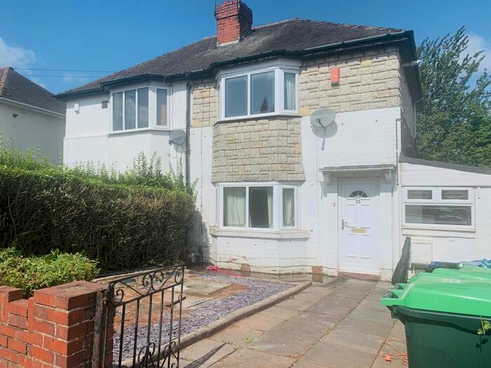 3 Bedroom Semi-Detached House To Rent In Causeway Green Road, Oldbury, B68