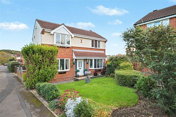 3 Bedroom Detached House For Sale In Thirlmere Gardens, Leeds, West Yorkshire, LS11