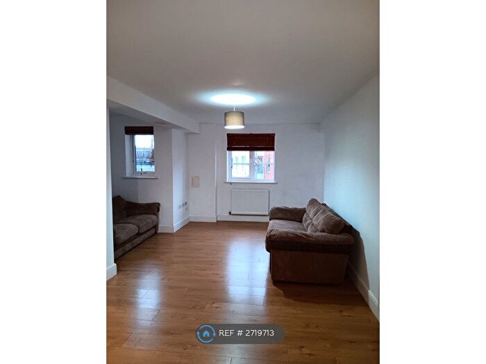 2 Bedroom Flat To Rent In Billington Grove, Willesborough, Ashford, TN24