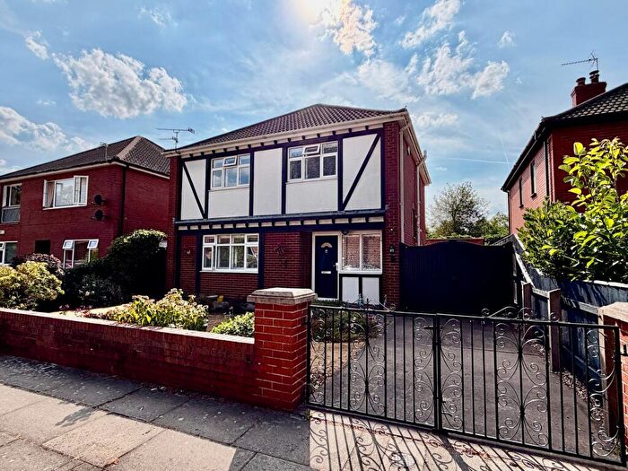 3 Bedroom Detached House For Sale In Eaton Court, Grimsby, DN34