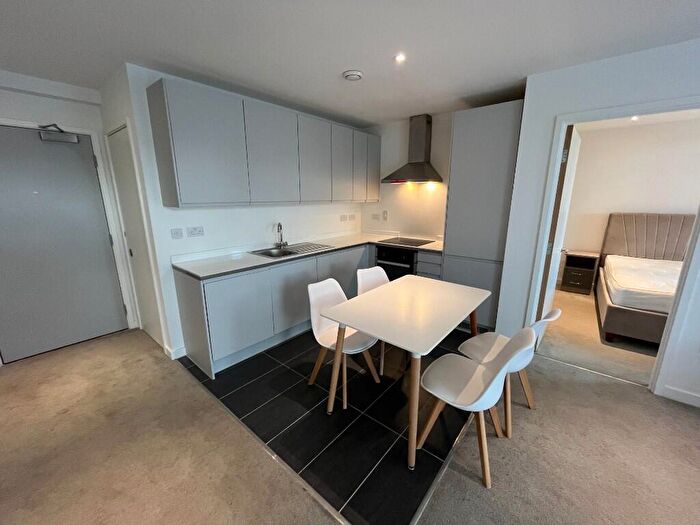 2 Bedroom Flat To Rent In Boundary Lane, Manchester, Greater Manchester, M15