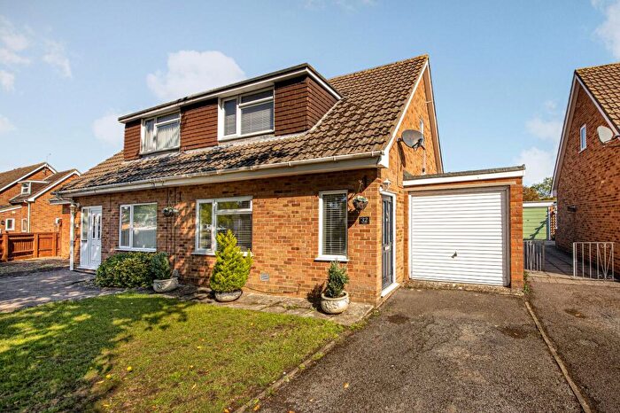 3 Bedroom Semi Detached House For Sale In Coromandel, Abingdon, OX14