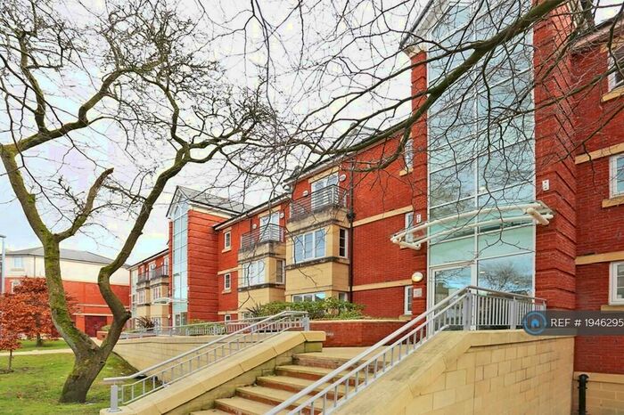 2 Bedroom Flat To Rent In George Street, Prestwich, Manchester, M25