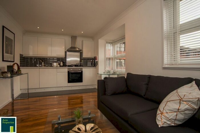 1 Bedroom Flat To Rent In Mayfield Road, London, W12