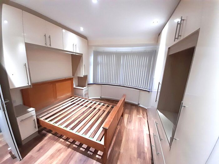 3 Bedroom Bungalow To Rent In Townsend Road, Ashford, TW15