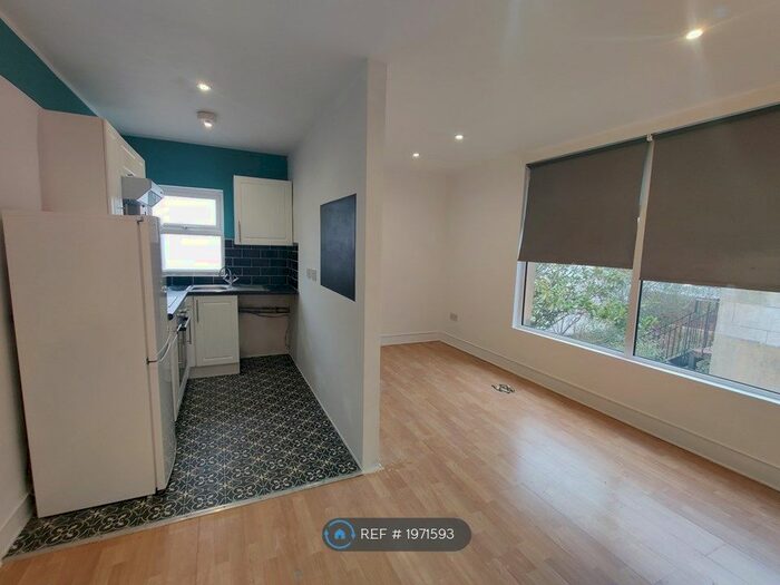 Studio To Rent In Station Road, Portslade, Brighton, BN41