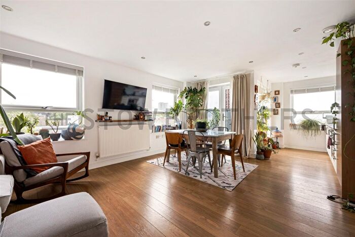 1 Bedroom Flat To Rent In Thomas Jacomb Place, Walthamstow, E17