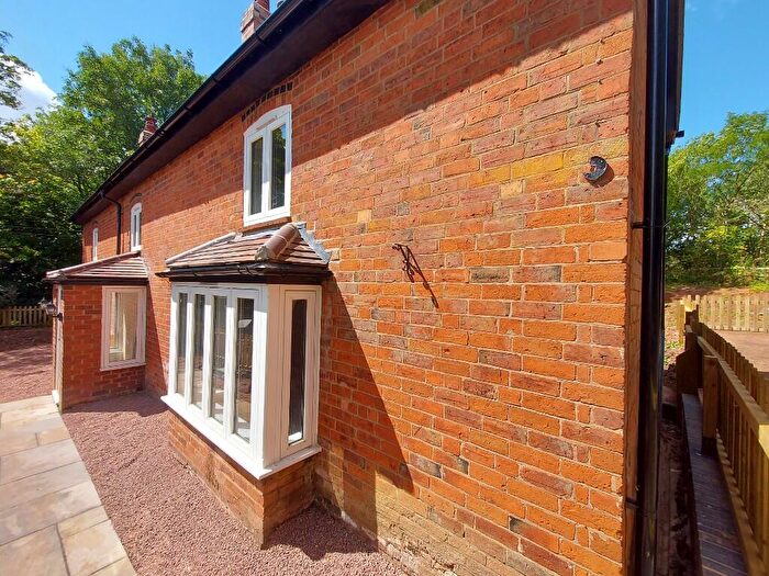 3 Bedroom Detached House To Rent In Tunnel Cottage, Wast Hills Lane, Birmingham, B48