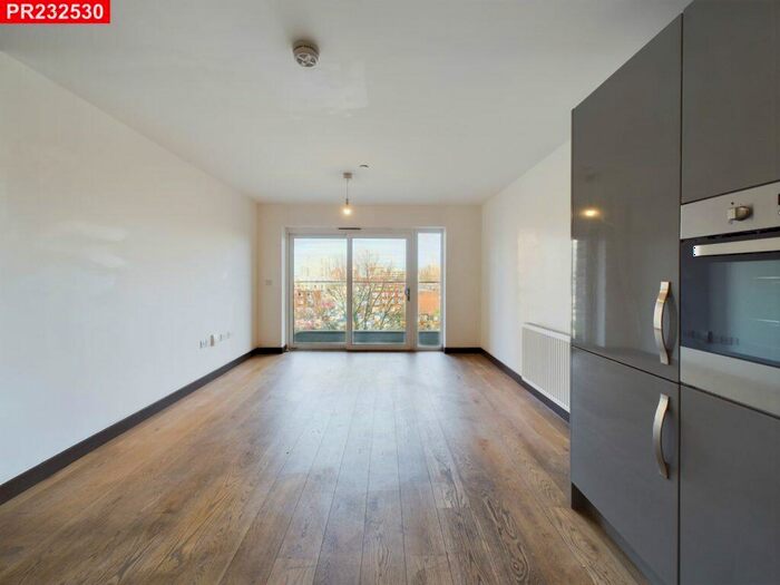 2 Bedroom Flat To Rent In Abbey Road, Barking, &#; Bedrooms Flat, IG11