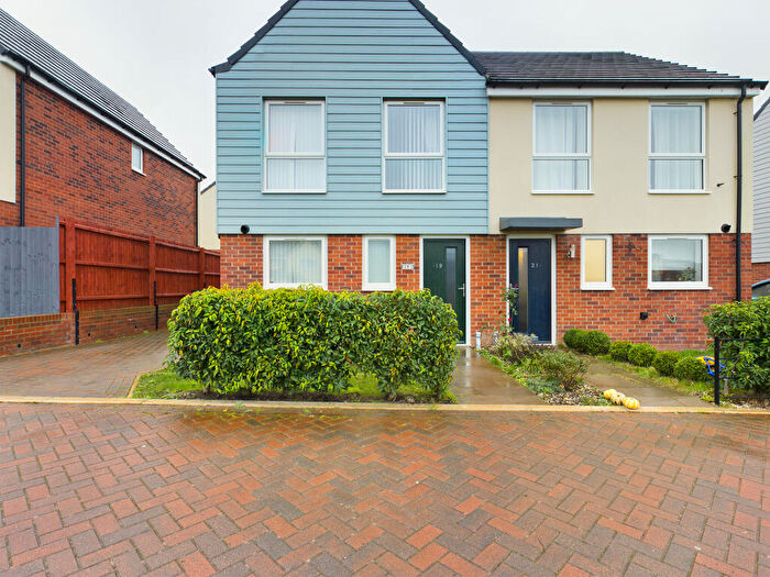 3 Bedroom Semi-Detached House To Rent In George Treglown Grove, Bucknall, Stoke-on-Trent, ST2