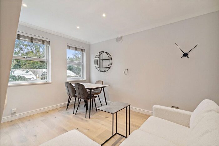 2 Bedroom Terraced House To Rent In Earlsfield Road, Wandsworth Common, SW18