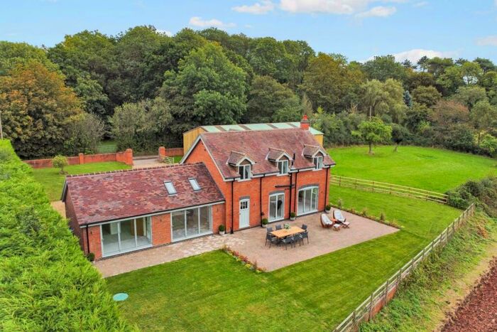 5 Bedroom Detached House To Rent In Hardwick Lane Studley, B80